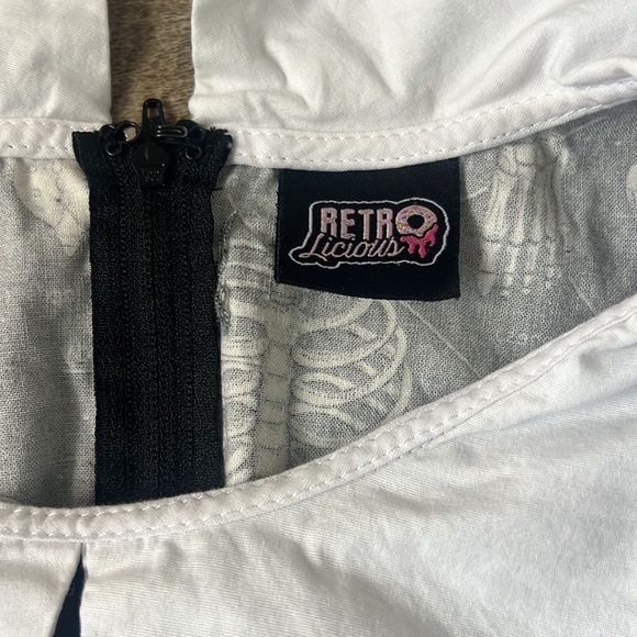 Retrolicious Skelton Dress Size L/XL - Picture 3 of 8